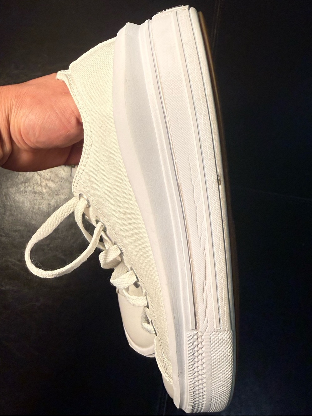 Women’s size 9 Converse White Canvas Platform Sneakers - Picture 4 of 9